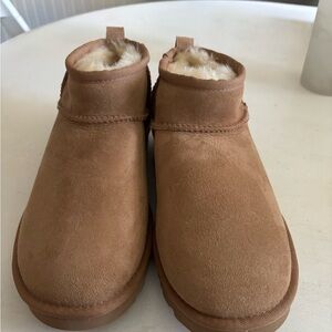 Cozy Tan Suede Ugg boots